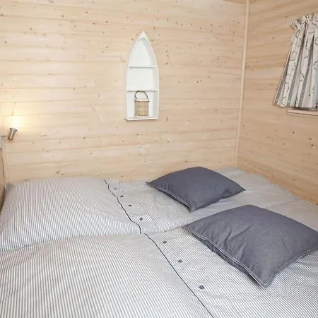 Houseboat With 2 Bedrooms דירה