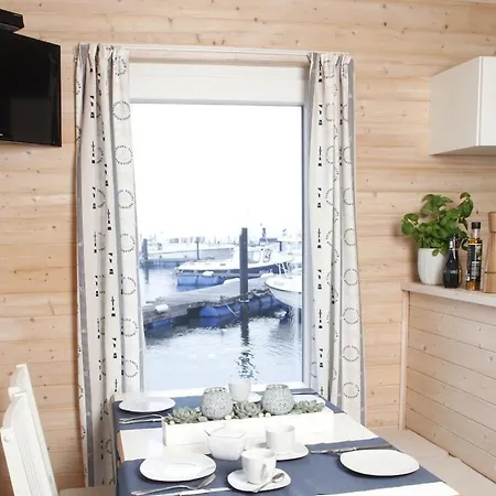 דירה Houseboat With 2 Bedrooms