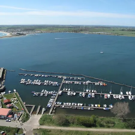 Houseboat With 2 Bedrooms Großenbrode