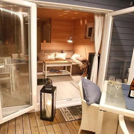 Houseboat With 2 Bedrooms דירה